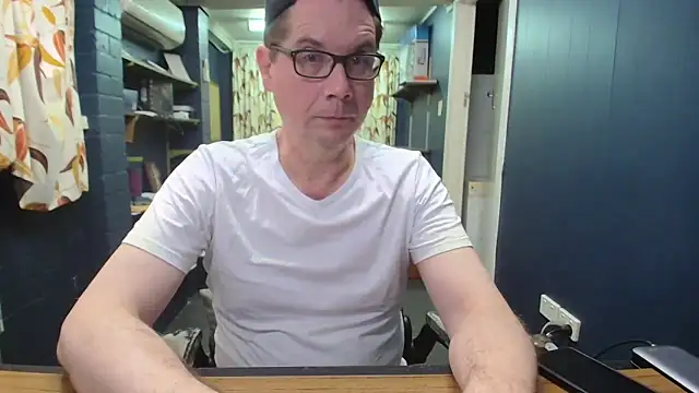 tilobinder live sex cam