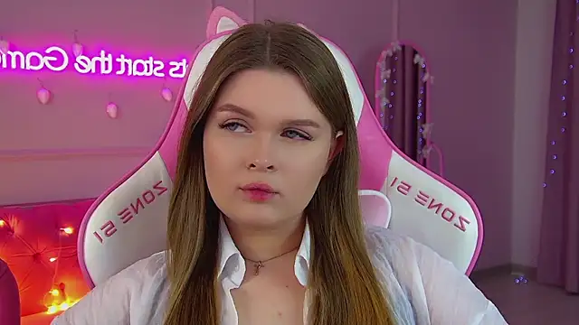 CrystalLyons's cam snapshot