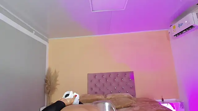 cristal_crossfitx's cam snapshot