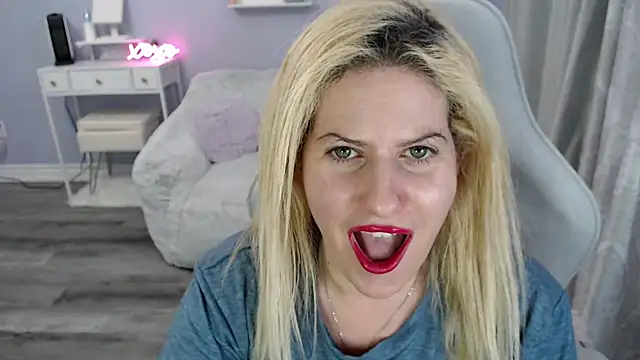 BellaStar84's cam snapshot