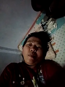 TropicalFlower's cam snapshot