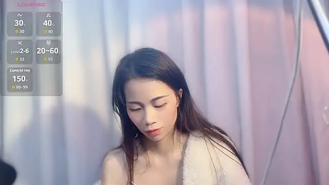 Lynnalltop-165-KeKe's cam snapshot