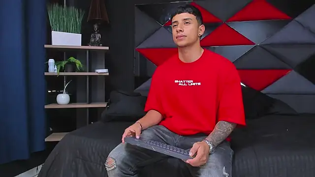 jaze_bradley's cam snapshot