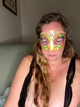 largeboobies30's cam snapshot