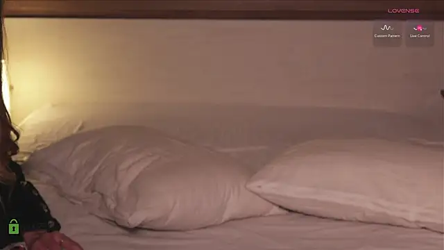 Hit-girl- live sex cam