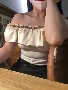 Meii-meyy live sex cam