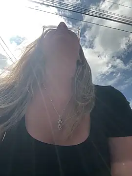 Isabella_Varella's cam snapshot