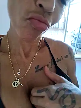 Alison_fitness's cam snapshot