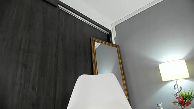 NashlyFontanna_'s cam snapshot