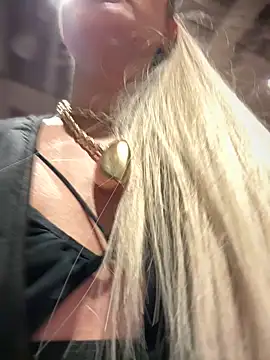 adya-aly's cam snapshot