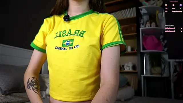 LynHillaire's cam snapshot