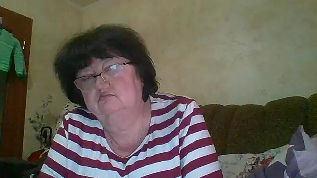 MilaSky5303's cam snapshot