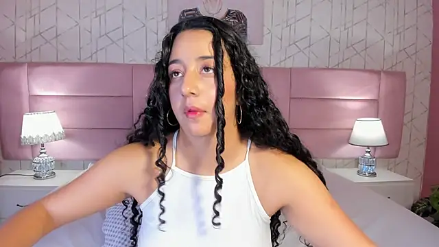 BellaSwwan's cam snapshot