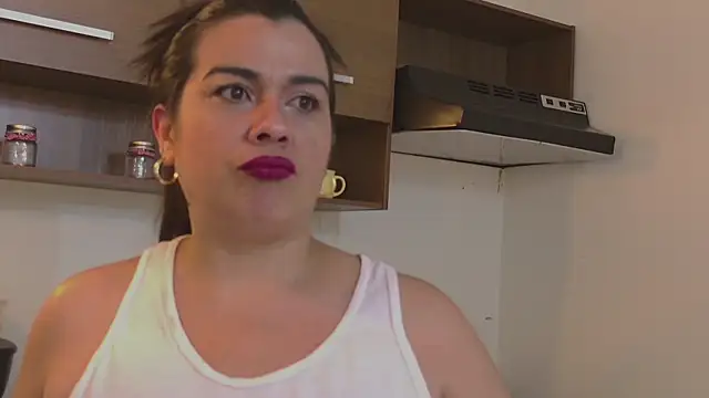 martina_foxy_'s cam snapshot