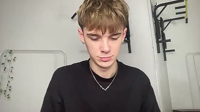 Milk_Guy live sex cam