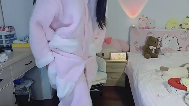 Onecutelittle's cam snapshot