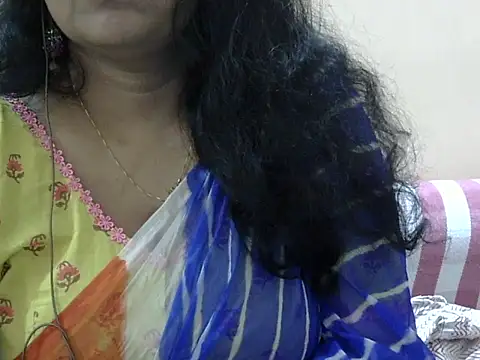 Chatwithsia's cam snapshot