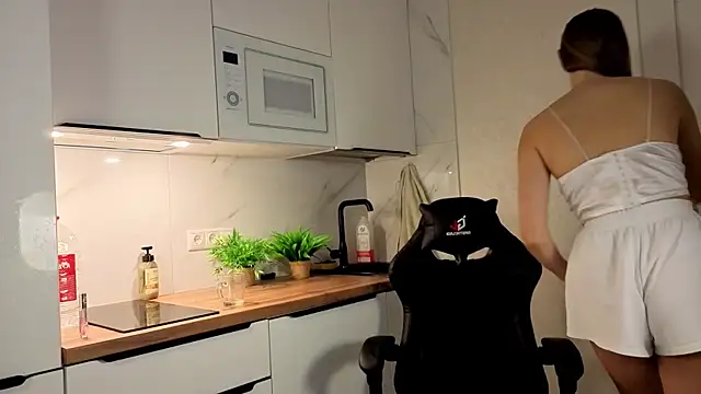 angel_lin's cam snapshot