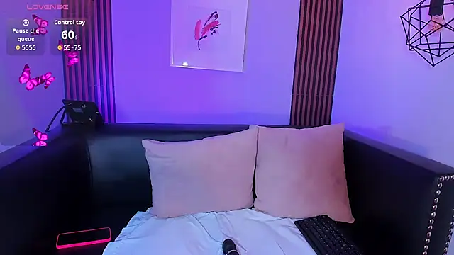 Nahiajhonson_'s cam snapshot