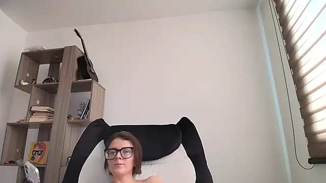 Hannah______'s cam snapshot