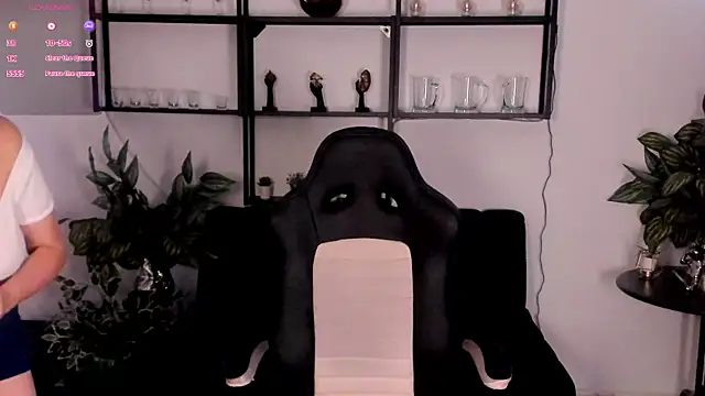 issa_soto_'s cam snapshot