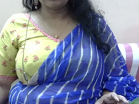 Chatwithsia's cam snapshot