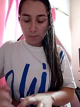 Iris_love18's cam snapshot