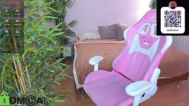 Lesya_Flin's cam snapshot