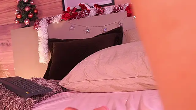 IzzyWild's cam snapshot