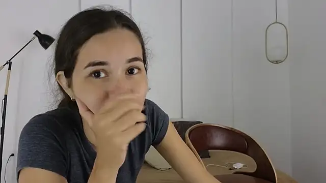 sexychanell_18's cam snapshot