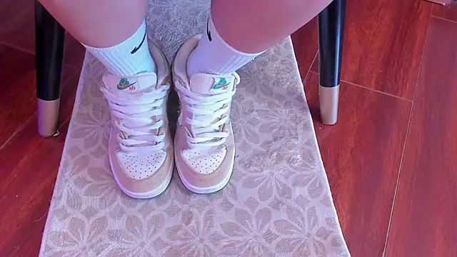 Rebeca_jones's cam snapshot