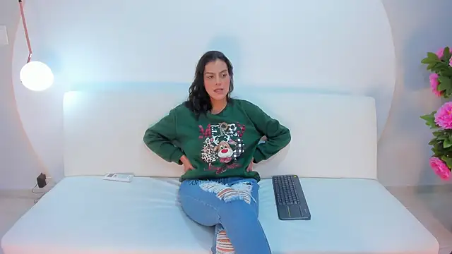 Ada_Monroe10's cam snapshot