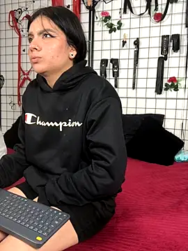 1lovelygirls's cam snapshot