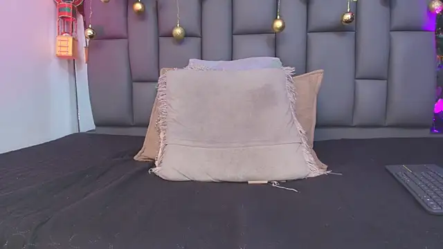 _MiaBrown_'s cam snapshot