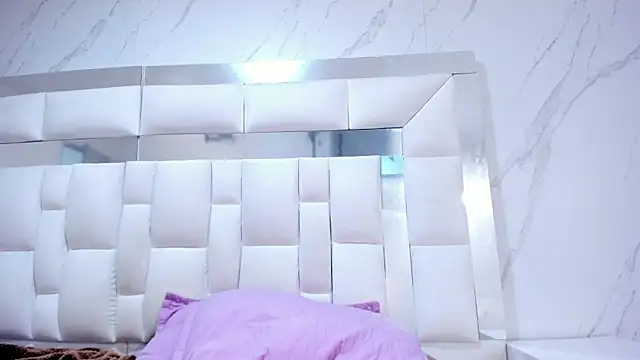 Maia_Park's cam snapshot