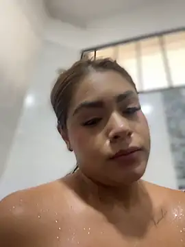 MayaMoanXXX's cam snapshot