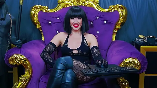 LaraMaeve's cam snapshot