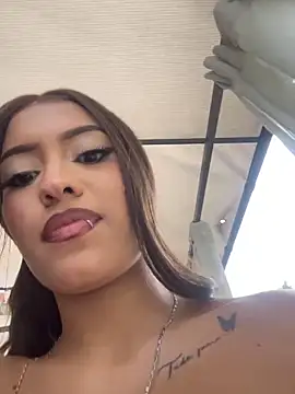 MystiqueXXX's cam snapshot