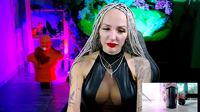 MonicaMaxwel's cam snapshot