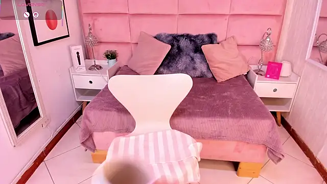 Janah_Myers's cam snapshot