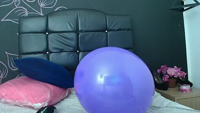 LiaMonroee_'s cam snapshot