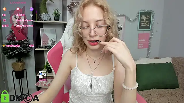 InfernoMia's cam snapshot