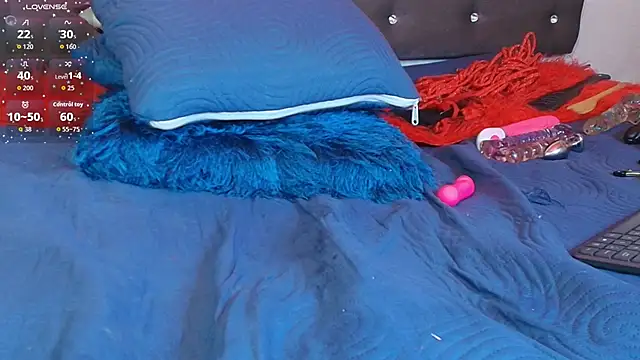 Lia_Valmont's cam snapshot