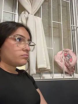 Alyha_Cortes's cam snapshot