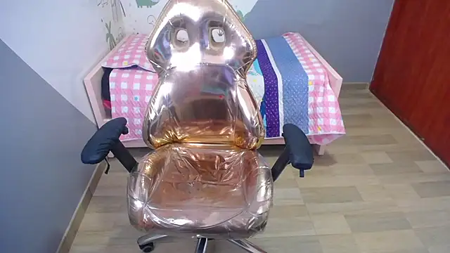 sophiia_t's cam snapshot