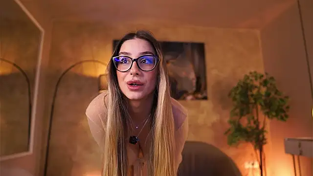 MaddieBryggs's cam snapshot