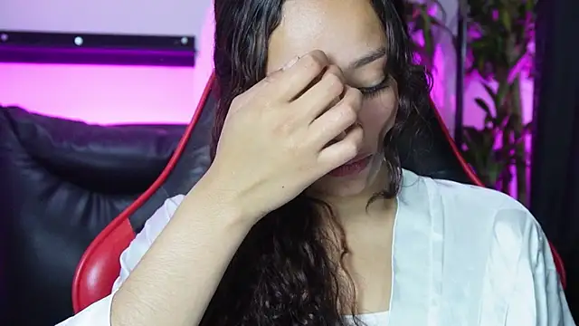 sara_sharma_'s cam snapshot