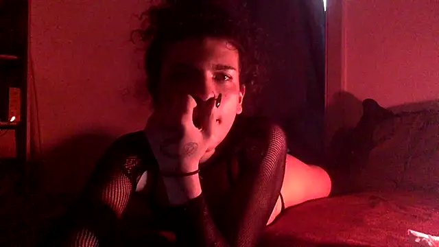 TheHellebora's cam snapshot