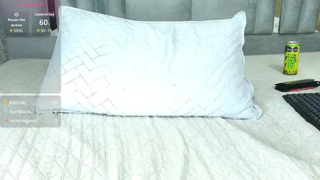 veronicaroose_'s cam snapshot