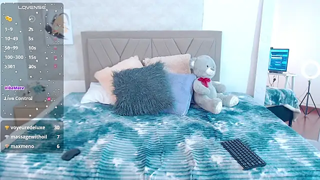 anya_pink's cam snapshot